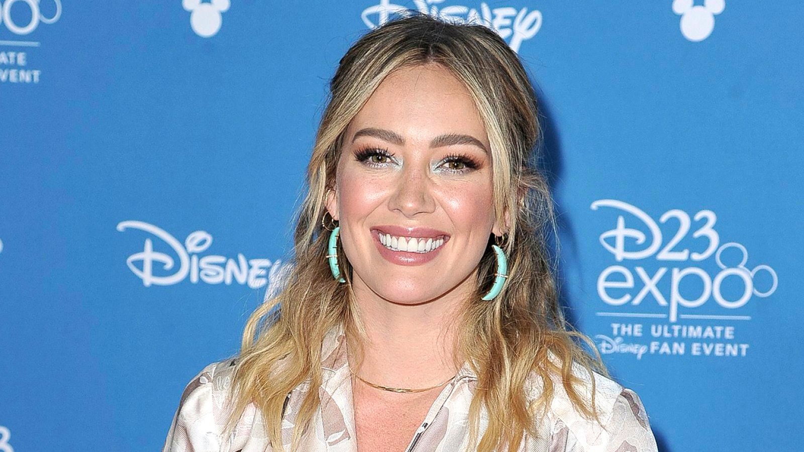 Hilary Duff ‘Accidentally’ Turns Her Blonde Hair Green After Shampoo Mix Up