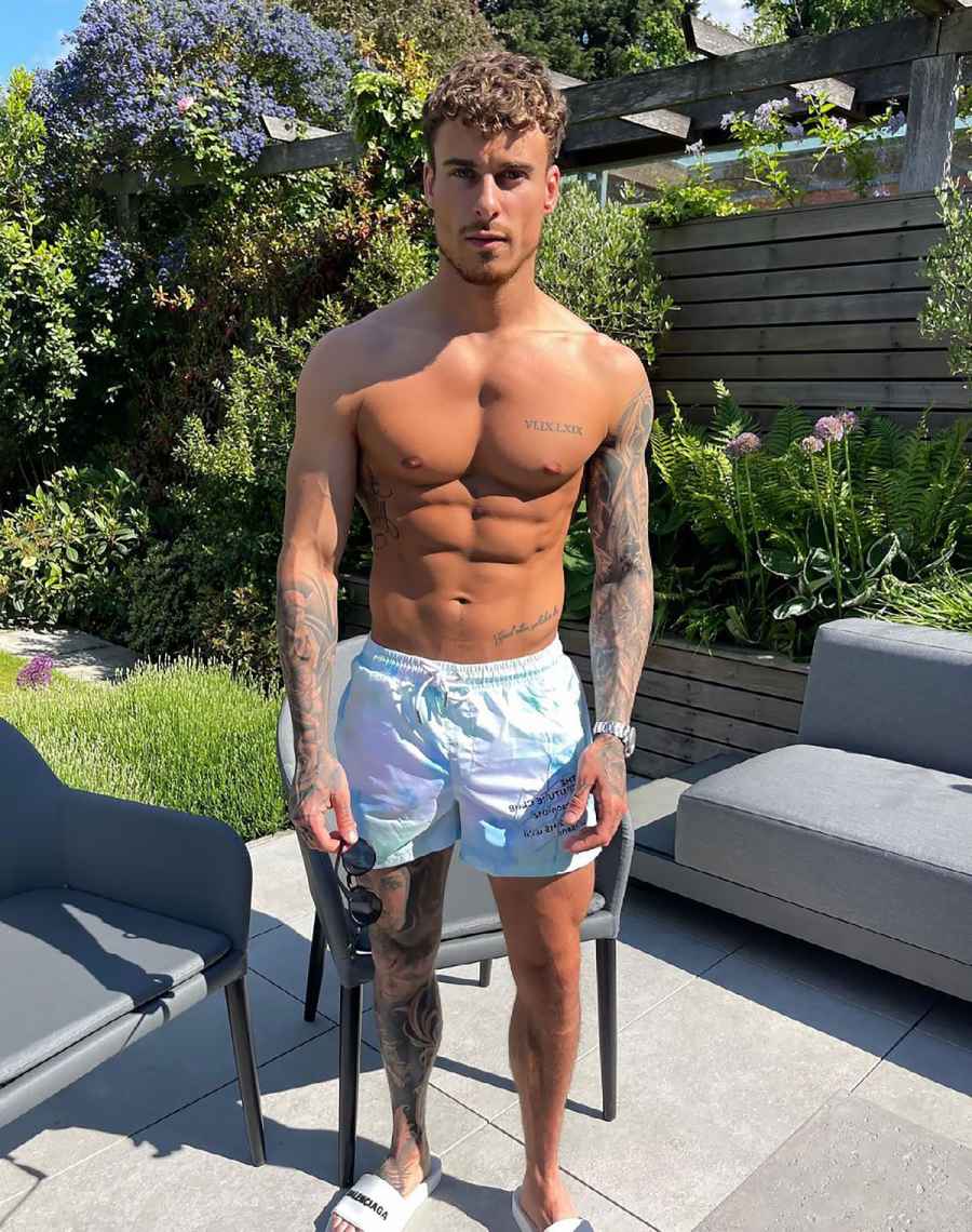 Hollywood Hunks’ Hottest Swim Trunks Moments in 2021: Photos