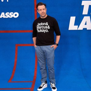 Jason Sudeikis Supports England Black Soccer Players at Ted Lasso Premiere With Meaningful Sweatshirt