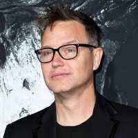Mark Hoppus Shows Off Bald Head Amid Cancer Battle: 'Chemo Sucks'