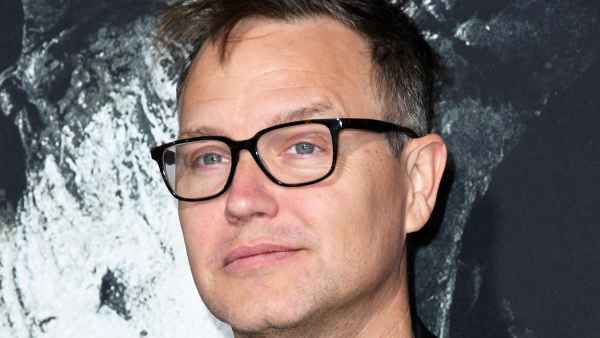 Mark Hoppus Shows Off Bald Head Amid Cancer Battle: 'Chemo Sucks'