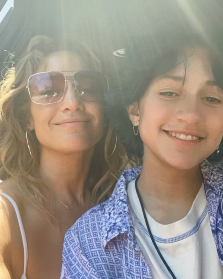 OMG! Jennifer Lopez’s Daughter Emme Could Be Her Twin