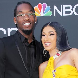 Pregnant Cardi B Shows Her Offsets 2nd Baby Kicking