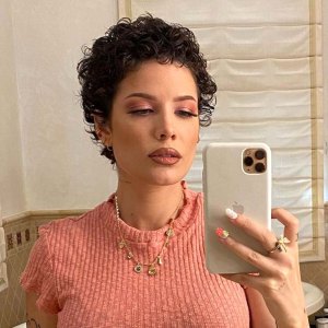 Pregnant Halsey Explains Why They Didn’t Take Prenatal Vitamins I Felt Like ‘a Failure'