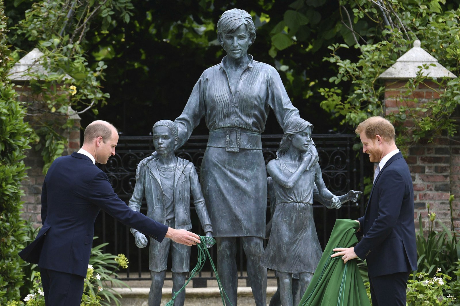 Prince William and Prince Harry Rift Princess Diana Statue