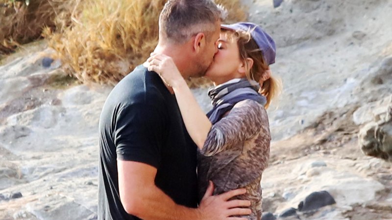 Renee Zellweger and Ant Anstead Share Passionate Kiss on The Beach While Playing With Hudson 03