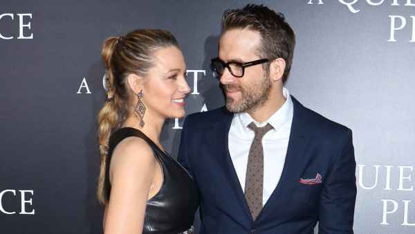 Ryan Reynolds Recalls Romancing Blake Lively 2