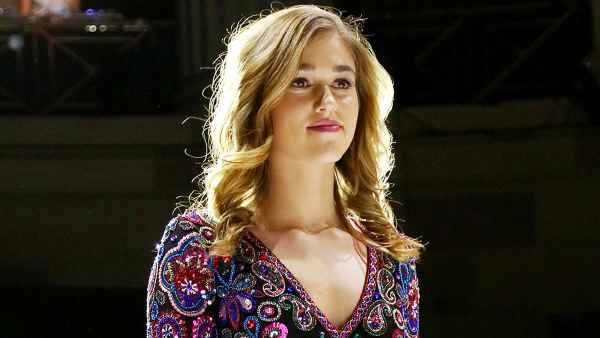 Sadie Robertson Cries Reflecting on ‘Extreme’ Postpartum Anxiety After Honey’s Birth