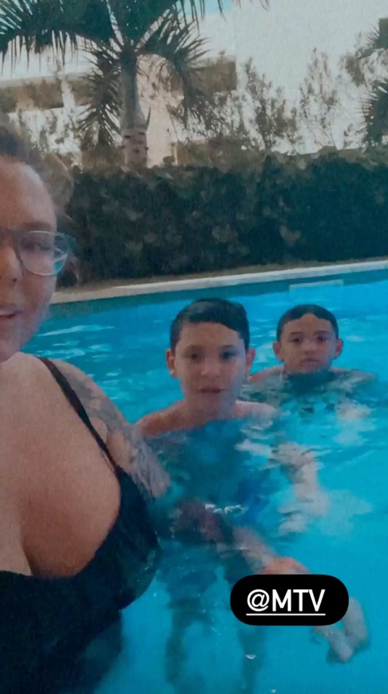Teen Mom 2's Kailyn Lowry's DR Vacation With 4 Sons Night Swim