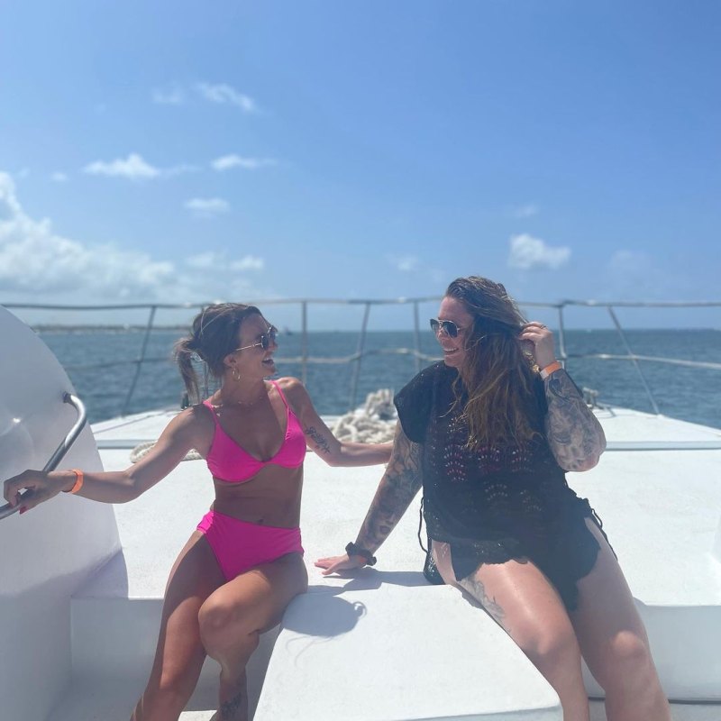 Teen Mom 2's Leah Messer Joins Kailyn Lowry's DR Vacation: Photos BFFs
