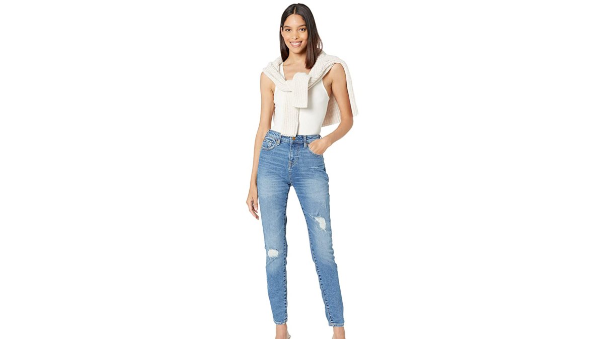 True Religion Jennie High-Rise Curvy in Medium View Pointe Destroyed