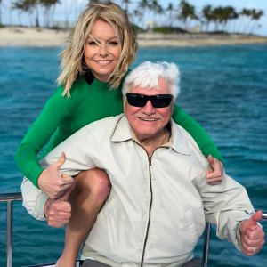 'Weirdos'! Kelly Ripa Claps Back Over Jokes About Her 'Missing' Foot