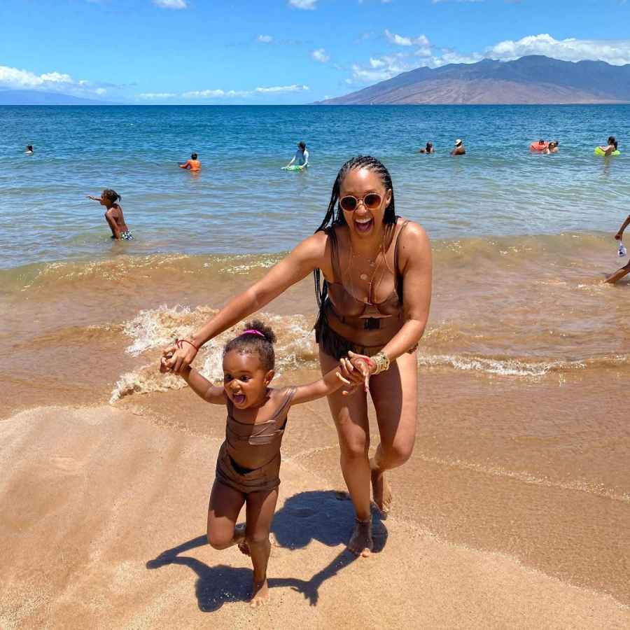Celebrity Families’ Beach and Pool Trips in Summer 2021: Photos