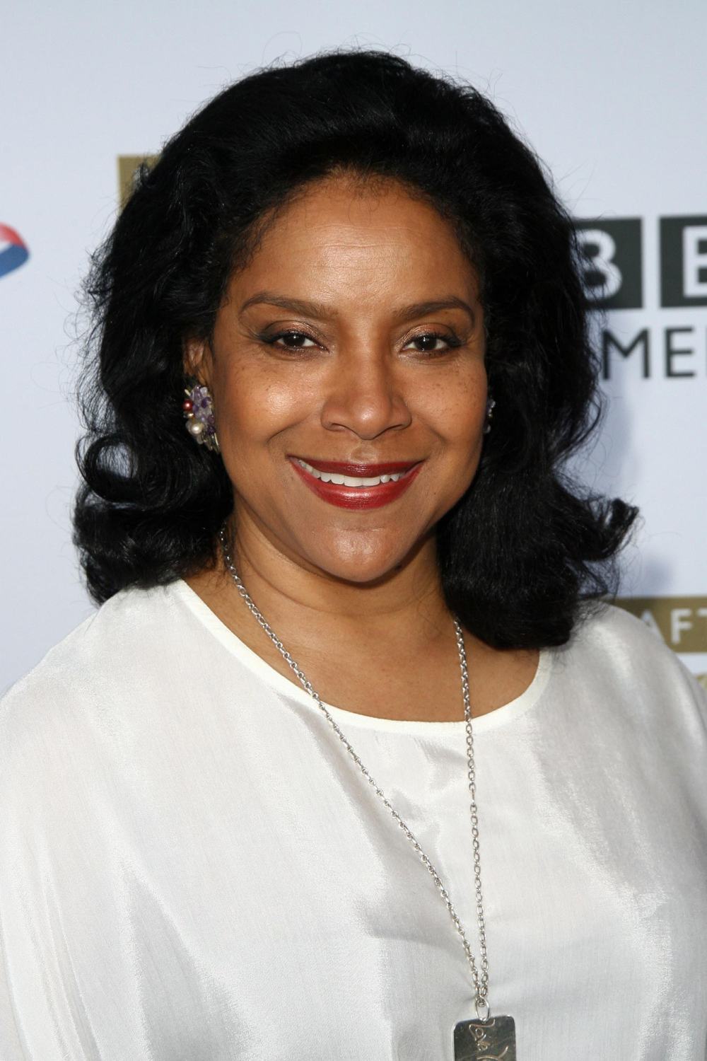 Phylicia Rashad Apologizes After Celebrating Bill Cosby's Release From Prison
