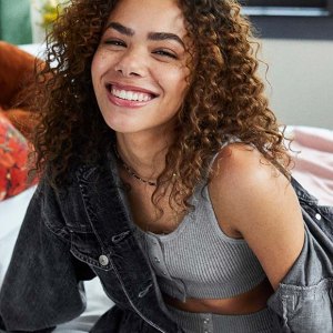 Antonia Gentrys Style Takes Total 180 Ginny Georgia Season 2