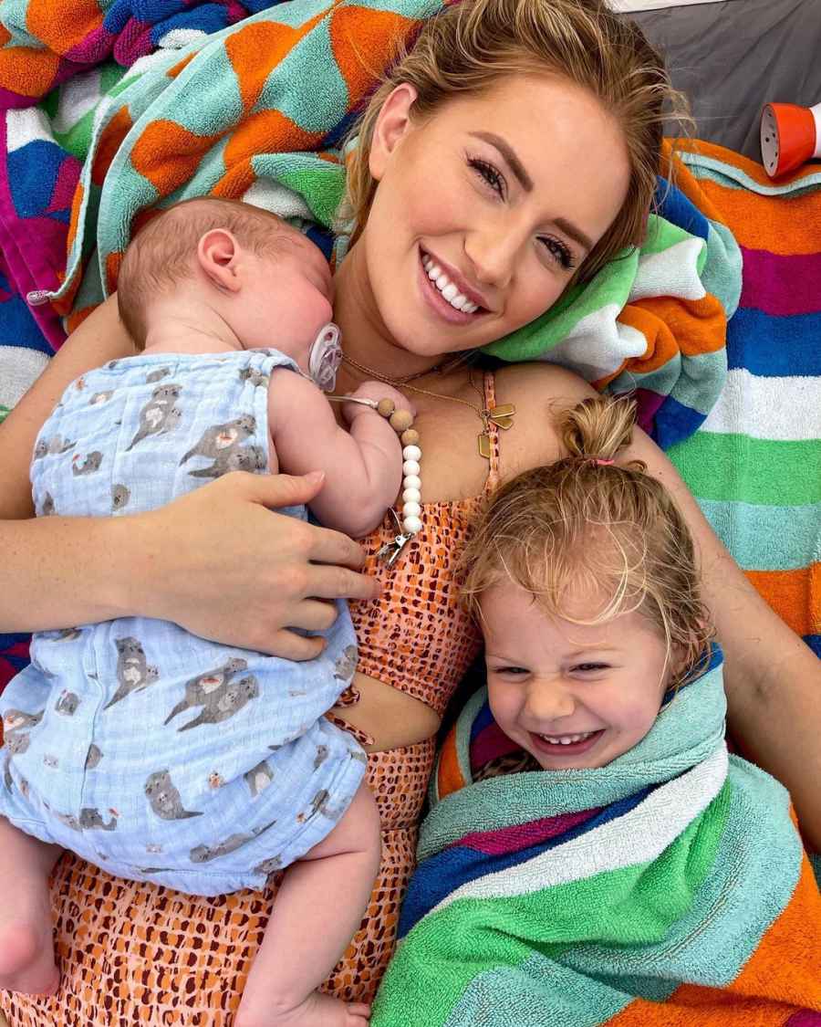 Bachelor’s Lauren and Arie Document 1st Hawaii Beach Day With 3 Kids Promo