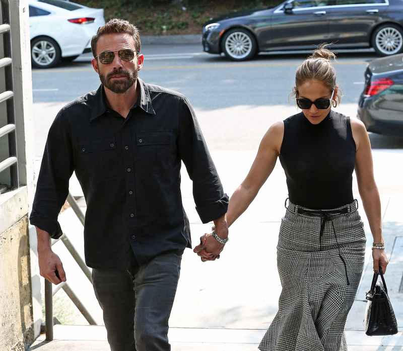 Ben Affleck and Jennifer Lopez Go Shopping Amid Serious Marriage Discussions 3