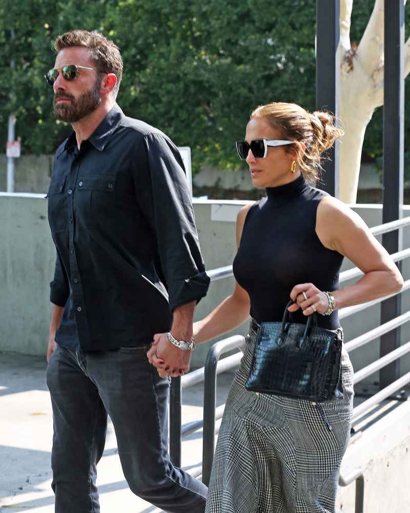 Ben Affleck and Jennifer Lopez Go Shopping Amid Serious Marriage Discussions 7