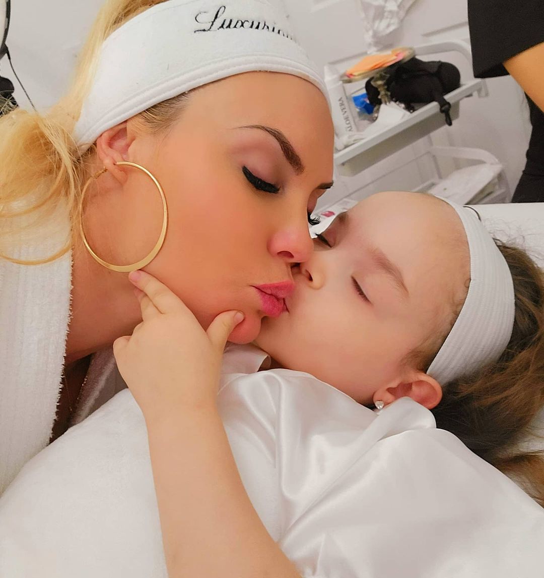 Coco Austin Defends Breastfeeding Her 5-Year-Old Daughter Chanel –  Hollywood Life