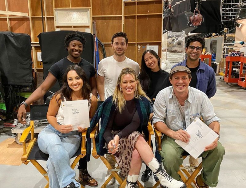 Hilary Duff Shares 1st Photo How I Met Your Father Cast Set