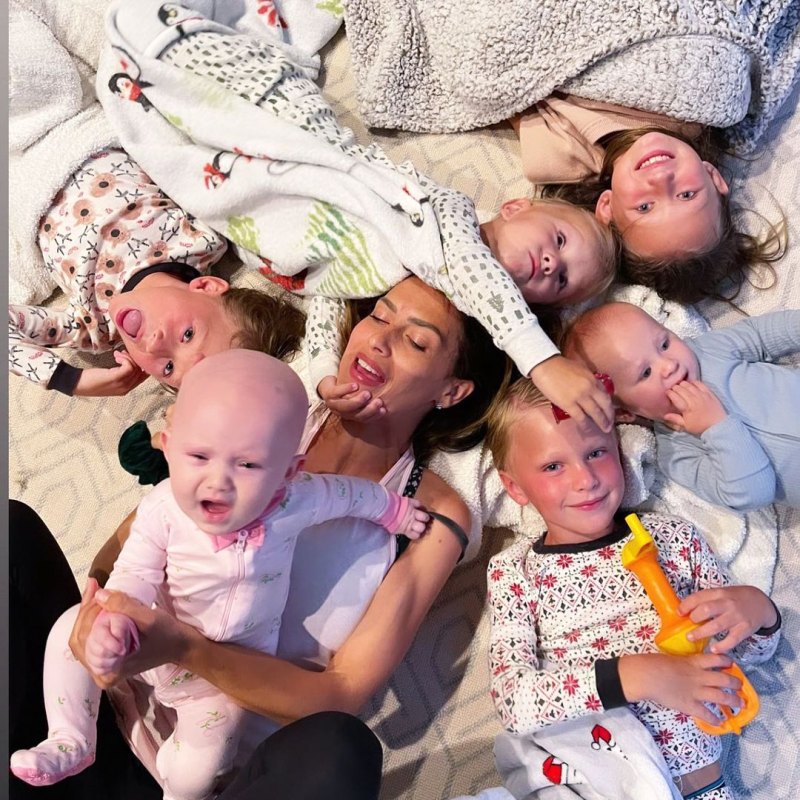 Inside Alec and Hilaria Baldwin's 'Nighttime Chaos’ With 6 Kids