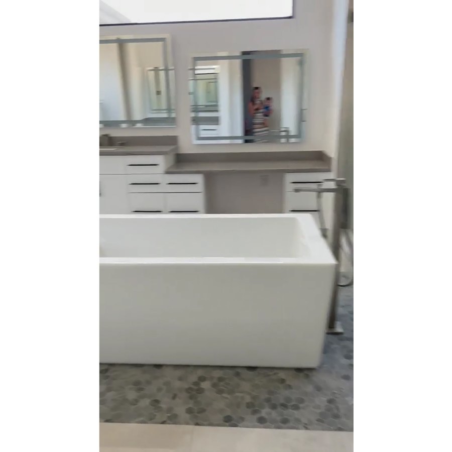 Jade Roper and Tanner Tolbert Kickstart New Adventure in Gorgeous Family Home 2