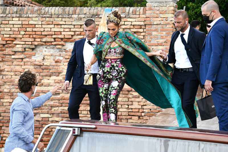 Jennifer Lopez Regal Vision at the Dolce Gabbana Show Wardrobe Malfunction 2