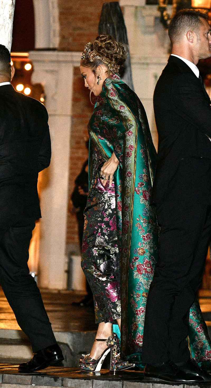 Jennifer Lopez Regal Vision at the Dolce Gabbana Show Wardrobe Malfunction 5