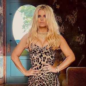 Jessica Simpson Proves Still a Blonde Bombshell