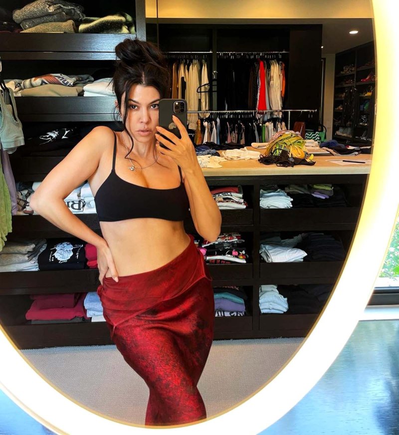 Kourtney Kardashian Heats Things Up Sexy Lingerie