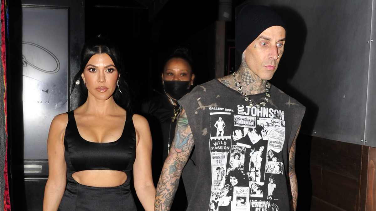 Kourtney Kardashian Joins Travis Barker for His 1st Airplane Trip After His Tragic 2008 Crash