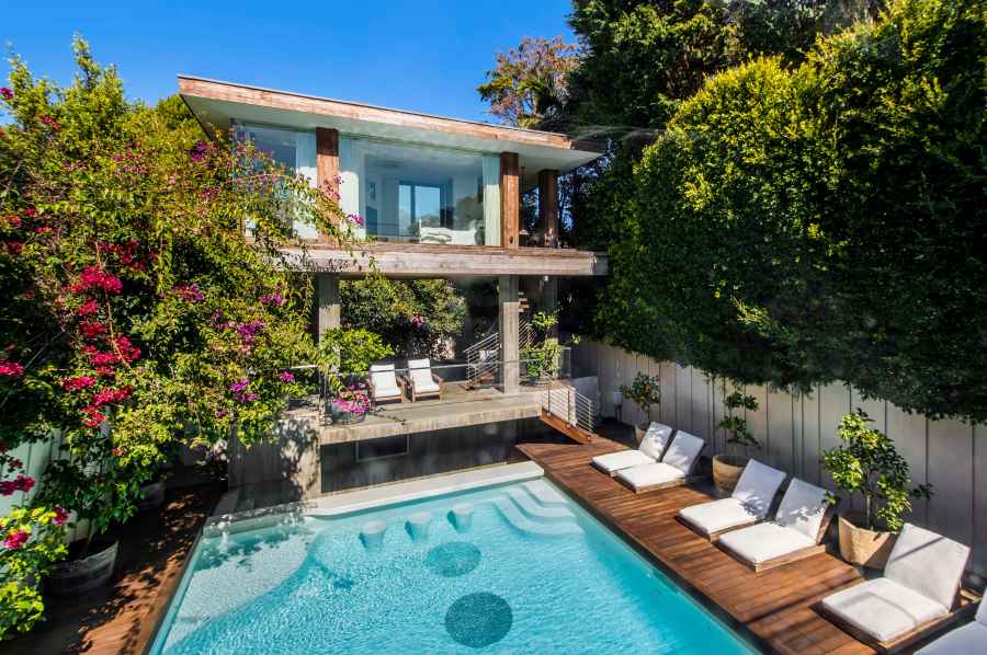 Pamela Anderson Sells Her Malibu Mansion 11 Million See Inside