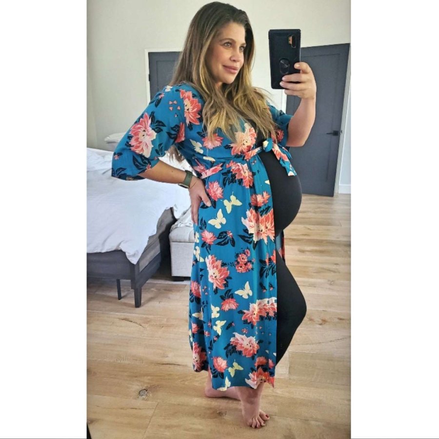 Pregnant Stars Showing 2021 Baby Bumps Danielle Fishel