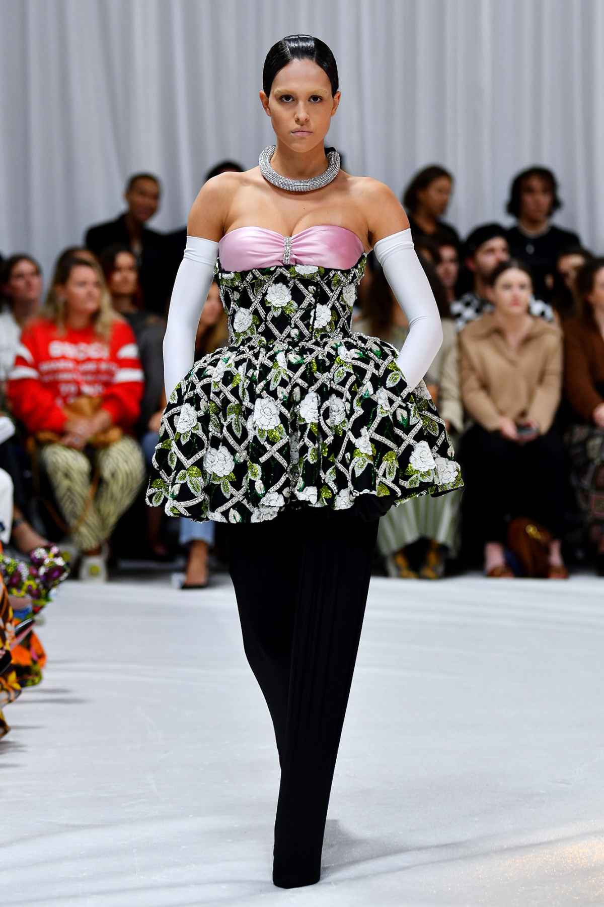 Amelia Hamlin Bleaches Eyebrows for London Fashion Week: Pic