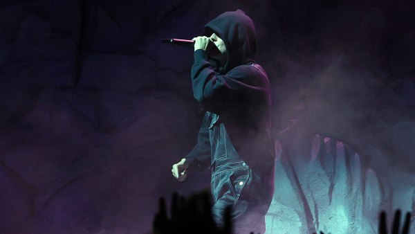 Bieber Fever Justin Hits 2021 MTV VMAs Stage First Time 6 Years