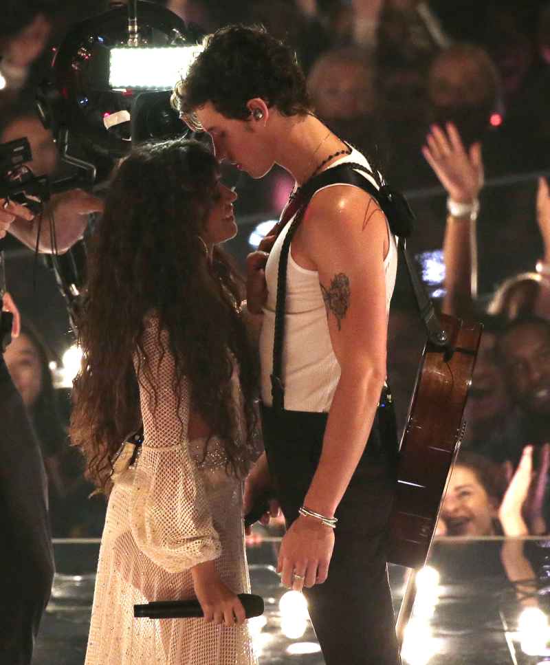 Camila-Cabello-and-Shawn-Mendes-MTV-2019-VMAs-PDA