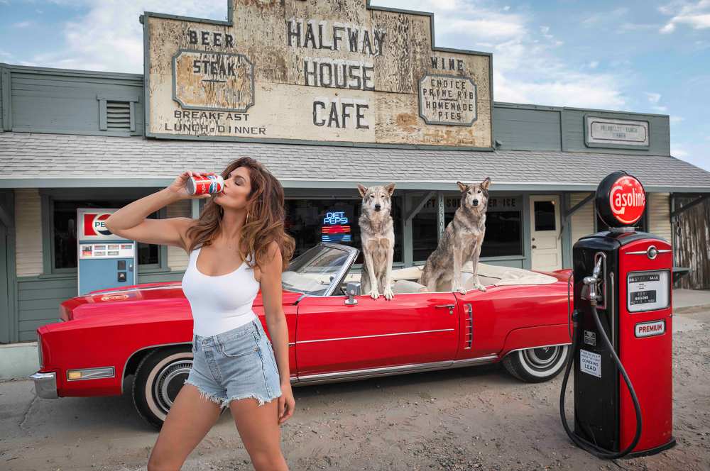 Cindy Crawford Recreates Sexy Pepsi Commercial 29 Years Later 2021 David Yarrow Photography