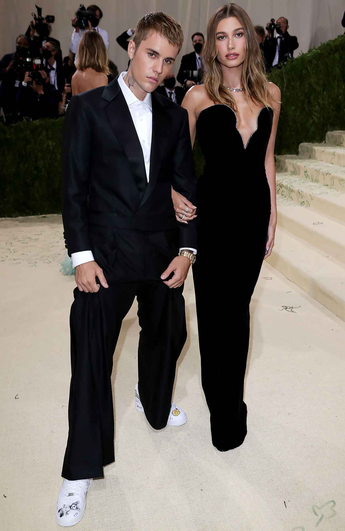 Met Gala 2021 Justin Bieber Hailey Bieber Match At The Red Carpet met-gala-2021-justin-bieber-hailey-bieber-match-at-the-red-carpet