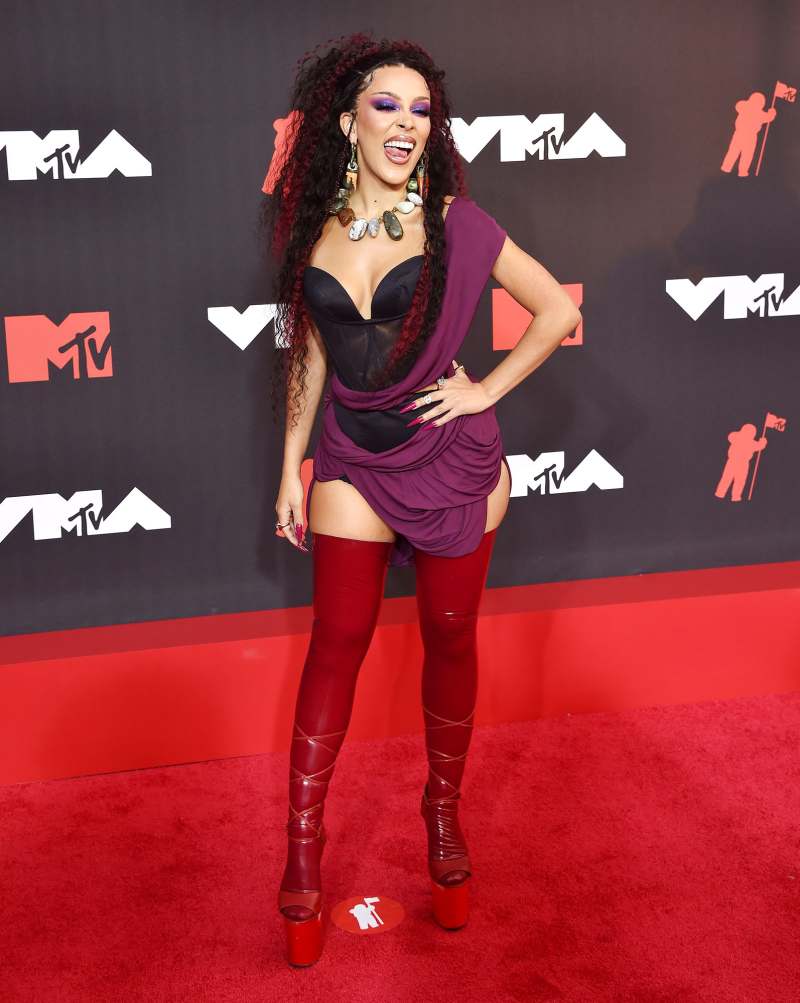 Doja Cat Wildest and Most Out-of-the-Box Outfits from the MTV 2021 VMAs 5