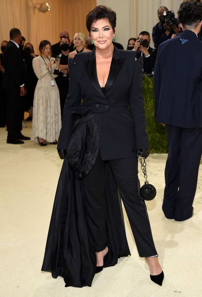 Feature Kris Jenner Gushes Over Kylie Jenner Pregnancy at Met Gala 2021 03