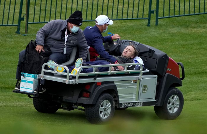 Tom Felton de Harry Potter se derrumba durante un torneo de golf de celebridades