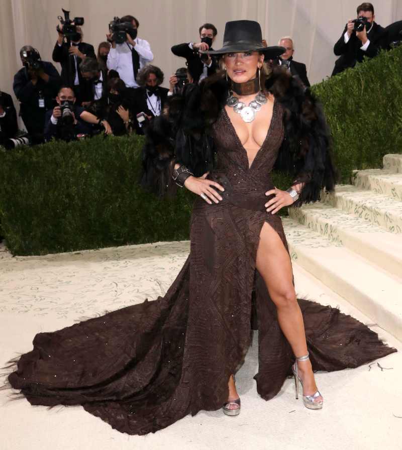 Jennifer Lopez Stuns on the Red Carpet Without Ben Affleck Met Gala 2021 05