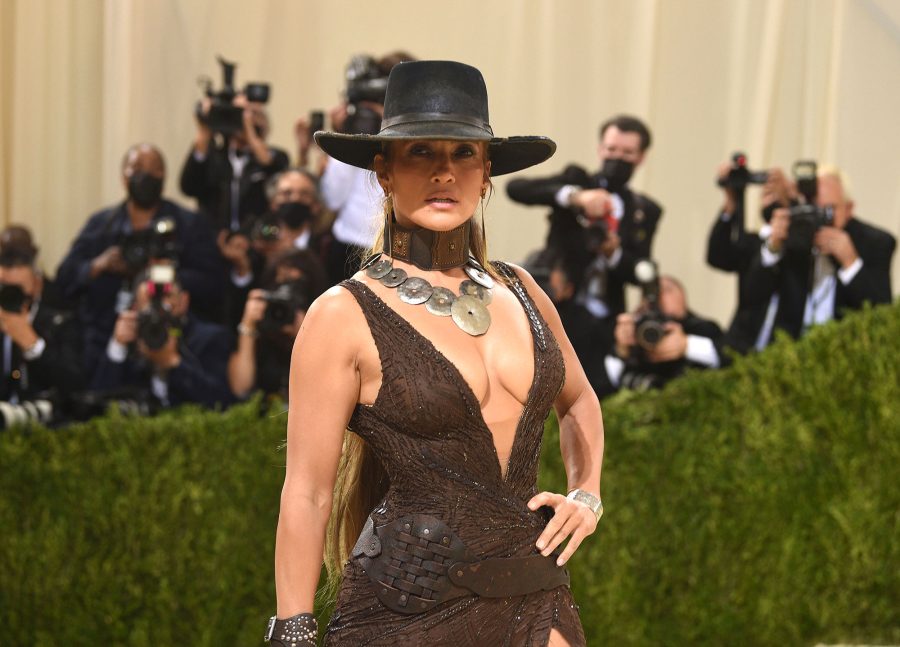 Jennifer Lopez Stuns on the Red Carpet Without Ben Affleck Met Gala 2021 07