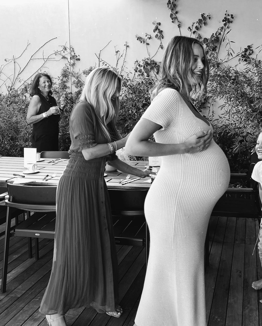 Kaitlynn Carter and More Pregnant Stars Celebrate Baby Showers: Photos