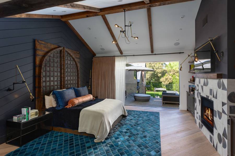 Kelly Clarkson Sells Farmhouse She Custom-Designed With Ex Brandon Blackstock: See Inside $8.24M Mansion