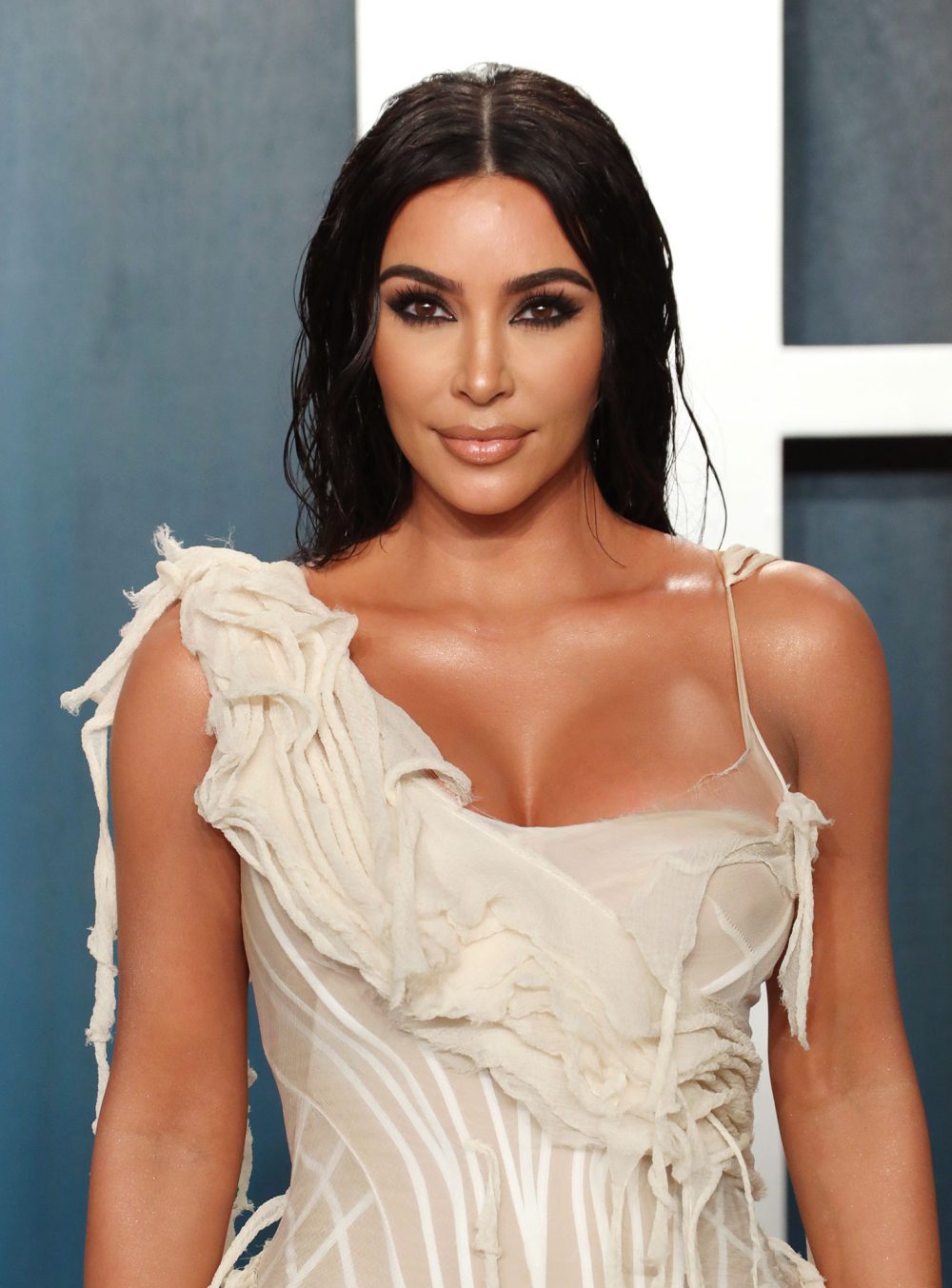 Kim Kardashian Finally Explains Bizarre Face-Covering Met Gala 2021 Outfit 3