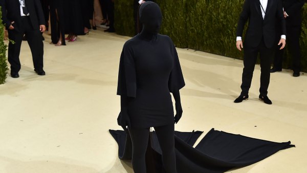Met Gala 2021 Kim K.’s ‘Donda’-Inspired Met Gala Ensemble Is Polarizing Fans: Pics