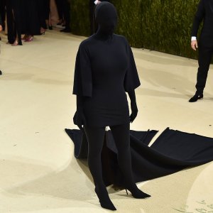 Met Gala 2021 Kim K.’s ‘Donda’-Inspired Met Gala Ensemble Is Polarizing Fans: Pics