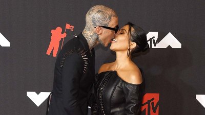 Kourtney K Stole This Miracle Foundation From Travis Kit VMAs