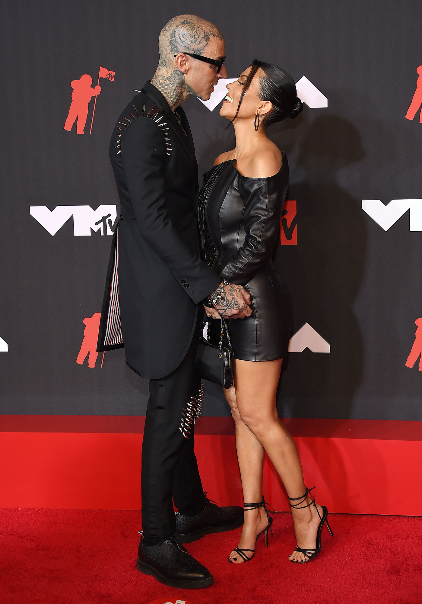 Kourtney Kardashian Travis Barker Make Out During Spooky Halloween Tour 2021 VMAs